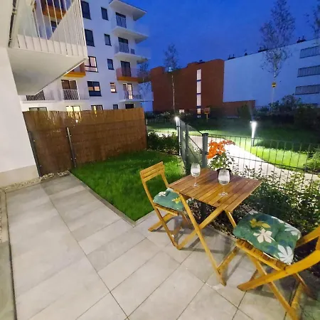 Lägenhet Luxapartmentwarszawa Z Bezplatnym Podziemnym Parkingem