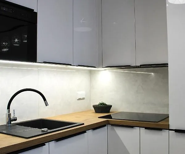 Lägenhet Luxapartmentwarszawa Z Bezplatnym Podziemnym Parkingem